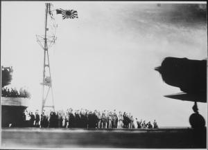Japanse vliegtuig vertrekt richting Pearl Habor CapturedJapanesephotographtakenaboardaJapanesecarrierbeforetheattackonPearlHarborDecember71941-NARA-520599tif