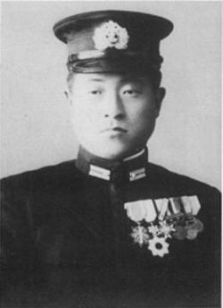 Mochitsura  Hashimoto - 
Commandant I-58 